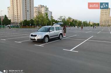 Позашляховик / Кросовер Skoda Yeti 2010 в 