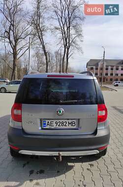 Позашляховик / Кросовер Skoda Yeti 2009 в 