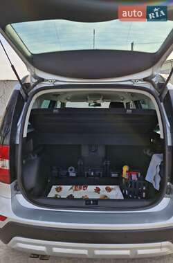 Внедорожник / Кроссовер Skoda Yeti 2015 в 