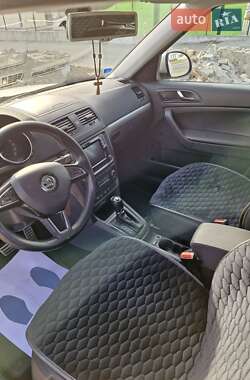 Внедорожник / Кроссовер Skoda Yeti 2015 в 