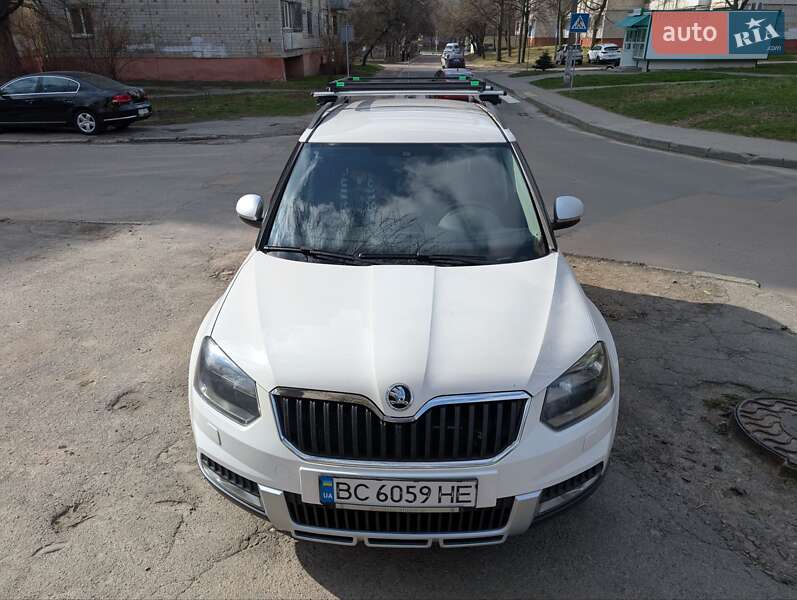 Внедорожник / Кроссовер Skoda Yeti 2015 в 