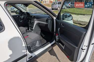 Внедорожник / Кроссовер Skoda Yeti 2015 в 