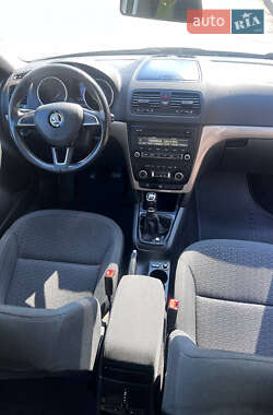 Внедорожник / Кроссовер Skoda Yeti 2014 в 