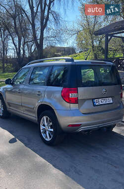 Внедорожник / Кроссовер Skoda Yeti 2014 в 
