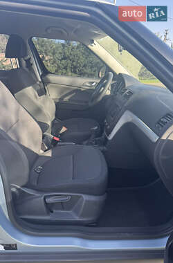Внедорожник / Кроссовер Skoda Yeti 2012 в 