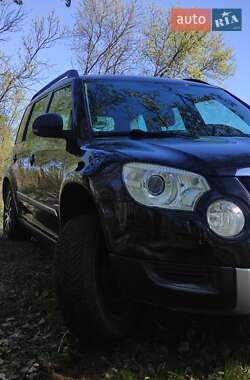 Внедорожник / Кроссовер Skoda Yeti 2012 в 