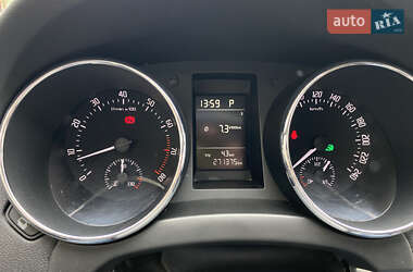 Позашляховик / Кросовер Skoda Yeti 2012 в 