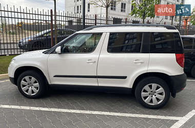 Позашляховик / Кросовер Skoda Yeti 2012 в 
