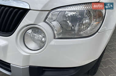 Позашляховик / Кросовер Skoda Yeti 2012 в 