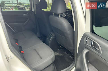 Внедорожник / Кроссовер Skoda Yeti 2011 в 