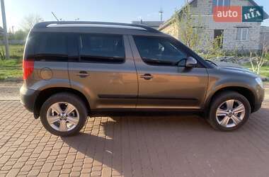 Внедорожник / Кроссовер Skoda Yeti 2013 в 