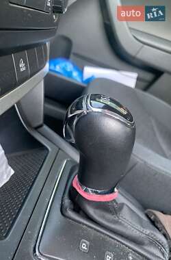 Внедорожник / Кроссовер Skoda Yeti 2013 в 