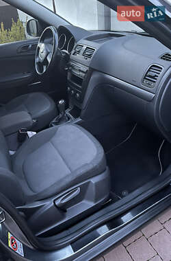Внедорожник / Кроссовер Skoda Yeti 2010 в 