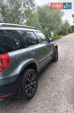 Внедорожник / Кроссовер Skoda Yeti 2013 в 