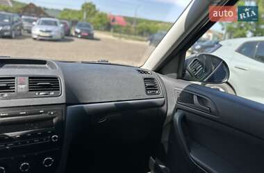 Внедорожник / Кроссовер Skoda Yeti 2010 в 