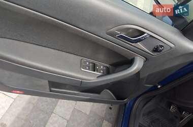 Внедорожник / Кроссовер Skoda Yeti 2014 в 