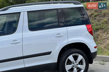 Внедорожник / Кроссовер Skoda Yeti 2016 в 