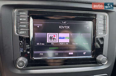 Внедорожник / Кроссовер Skoda Yeti 2016 в 