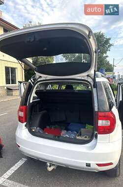 Внедорожник / Кроссовер Skoda Yeti 2015 в 