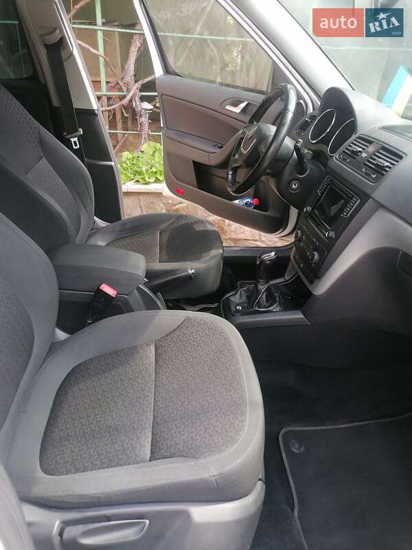 Внедорожник / Кроссовер Skoda Yeti 2011 в Киеве фото 12 Внедорожник / Кроссовер Skoda Yeti 2011 в Киеве