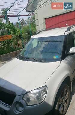 Внедорожник / Кроссовер Skoda Yeti 2011 в 