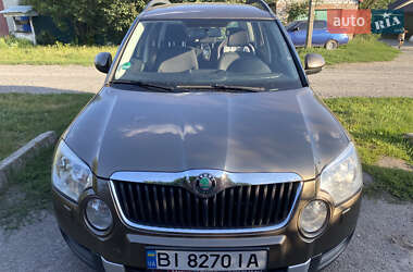 Внедорожник / Кроссовер Skoda Yeti 2013 в 