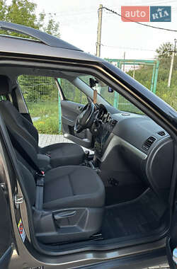 Внедорожник / Кроссовер Skoda Yeti 2011 в 