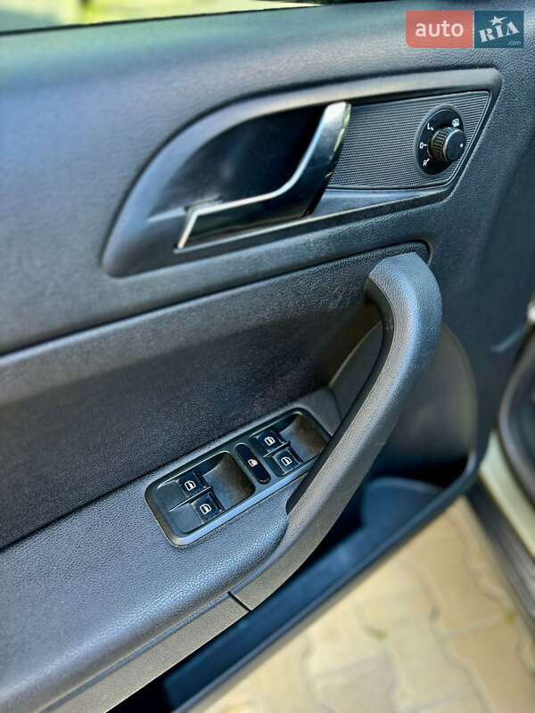 Позашляховик / Кросовер Skoda Yeti 2015 в Ужгороді фото 5 Позашляховик / Кросовер Skoda Yeti 2015 в Ужгороді