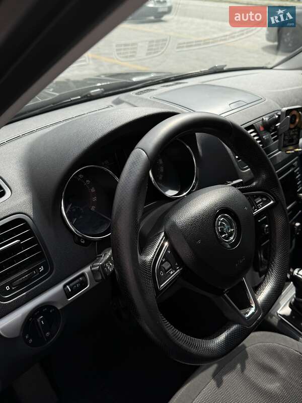 Внедорожник / Кроссовер Skoda Yeti 2014 в Звягеле