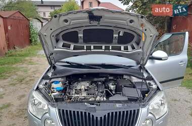 Внедорожник / Кроссовер Skoda Yeti 2009 в 