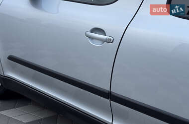 Внедорожник / Кроссовер Skoda Yeti 2010 в 