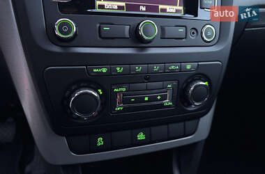 Внедорожник / Кроссовер Skoda Yeti 2010 в 