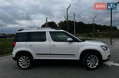 Внедорожник / Кроссовер Skoda Yeti 2015 в 