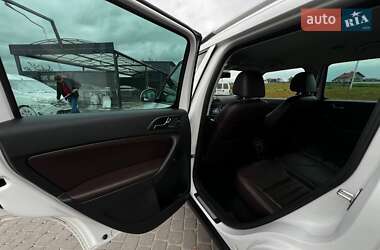 Внедорожник / Кроссовер Skoda Yeti 2015 в 