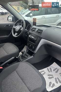 Внедорожник / Кроссовер Skoda Yeti 2015 в 