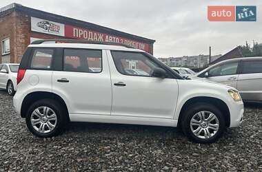 Внедорожник / Кроссовер Skoda Yeti 2015 в 
