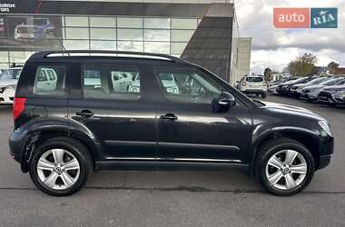 Позашляховик / Кросовер Skoda Yeti 2009 в 