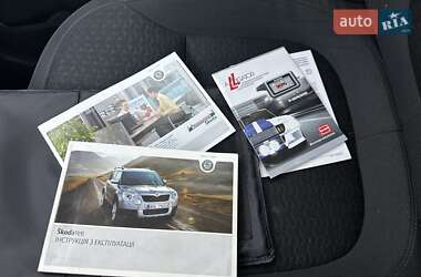 Позашляховик / Кросовер Skoda Yeti 2009 в 