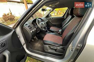 Внедорожник / Кроссовер Skoda Yeti 2011 в 