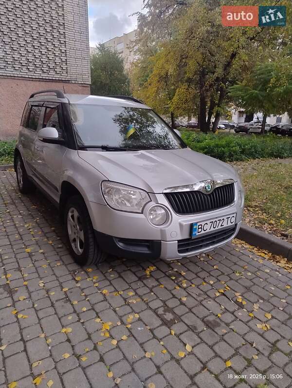 Внедорожник / Кроссовер Skoda Yeti 2011 в 