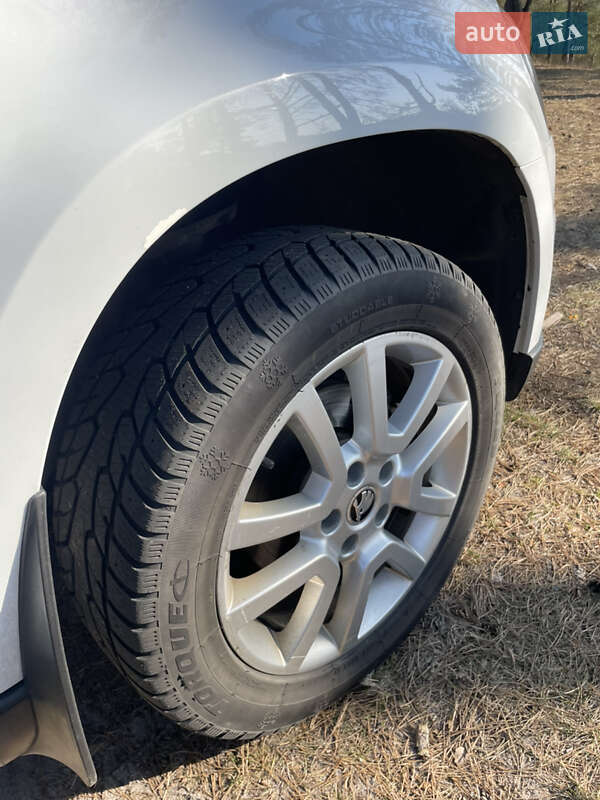 Внедорожник / Кроссовер Skoda Yeti 2014 в Киеве