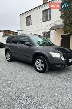 Внедорожник / Кроссовер Skoda Yeti 2013 в Звягеле