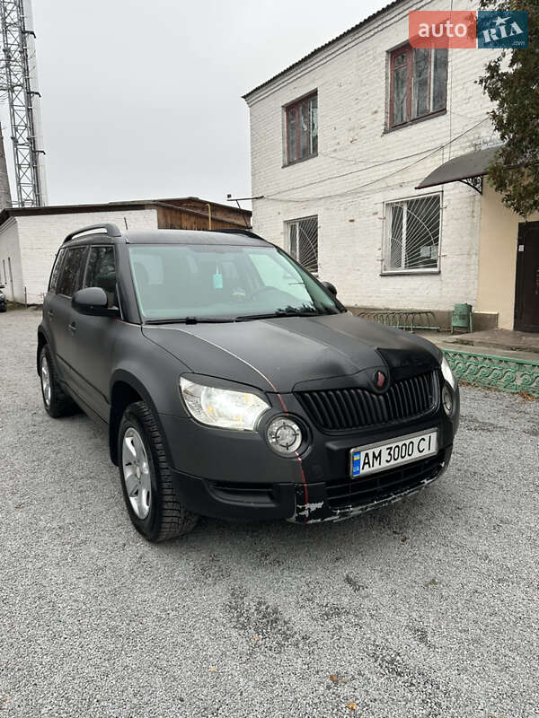 Внедорожник / Кроссовер Skoda Yeti 2013 в Звягеле
