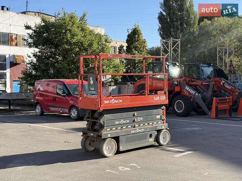 Ножничный подъемник Skyjack SJ 2020 в Киеве