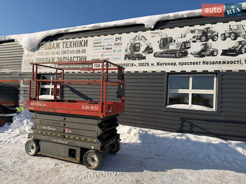 Ножничный подъемник Skyjack SJ 2015 в Житомире