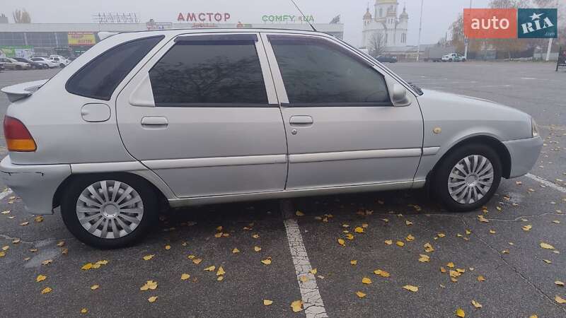 Хетчбек SMA Maple C31 2006 в Запоріжжі