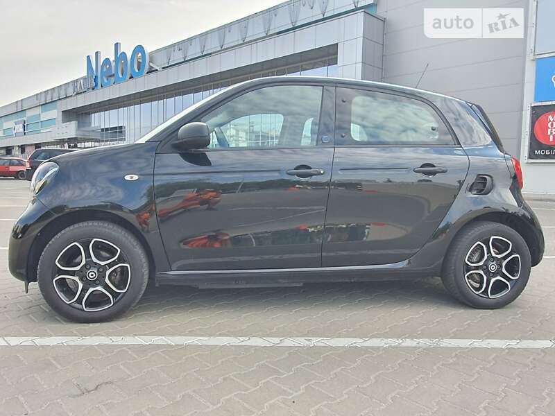 Хэтчбек Smart EQ Forfour 2019 в Киеве