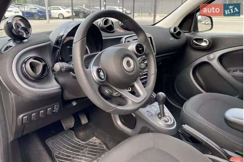 Хэтчбек Smart EQ Forfour 2018 в Киеве