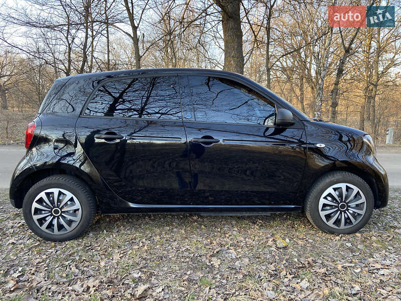 Хэтчбек Smart EQ Forfour 2020 в Киеве