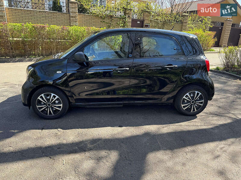 Хэтчбек Smart EQ Forfour 2021 в Киеве